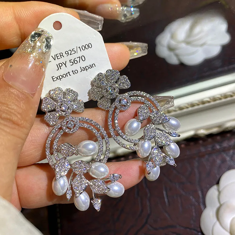 

Fashion New Fringed Zircon Flower Light Luxury Pearl Earrings