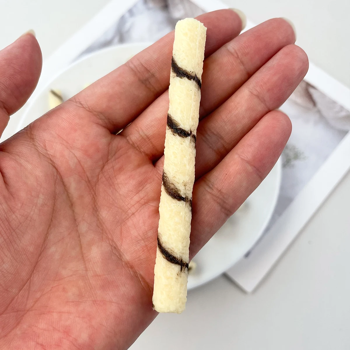 نموذج بسكويت مخطط واقعي - بسكويت مزيف من مادة PVC لتصوير الطعام، وعرض الحلوى، والحرف اليدوية التي تصنعها بنفسك، وديكور المطبخ