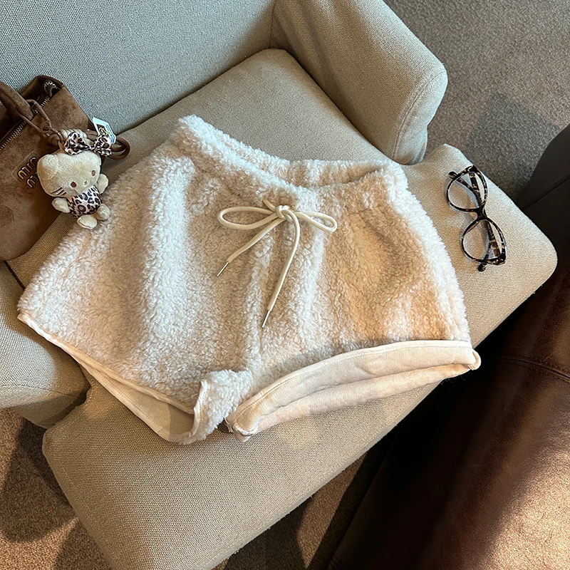 Women's Lamb Fur Shorts Winter Warm High Waist Loose A-Line Boot Shorts Spring Wide Leg Fleece Hot Girl Fashion Bottom