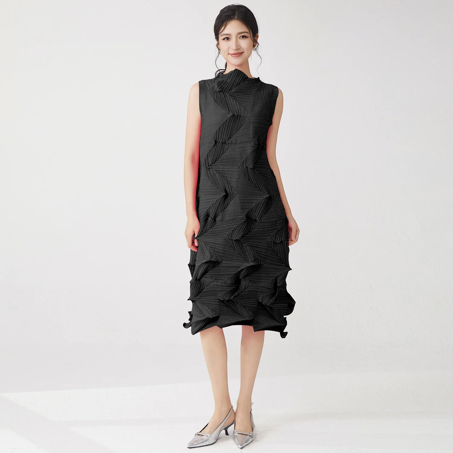 Miyake Plissierter einfarbiger Rock 2025, Sommer, neues Kleid, Temperament, ärmellos, locker, Hundert mit mittellangem Rock