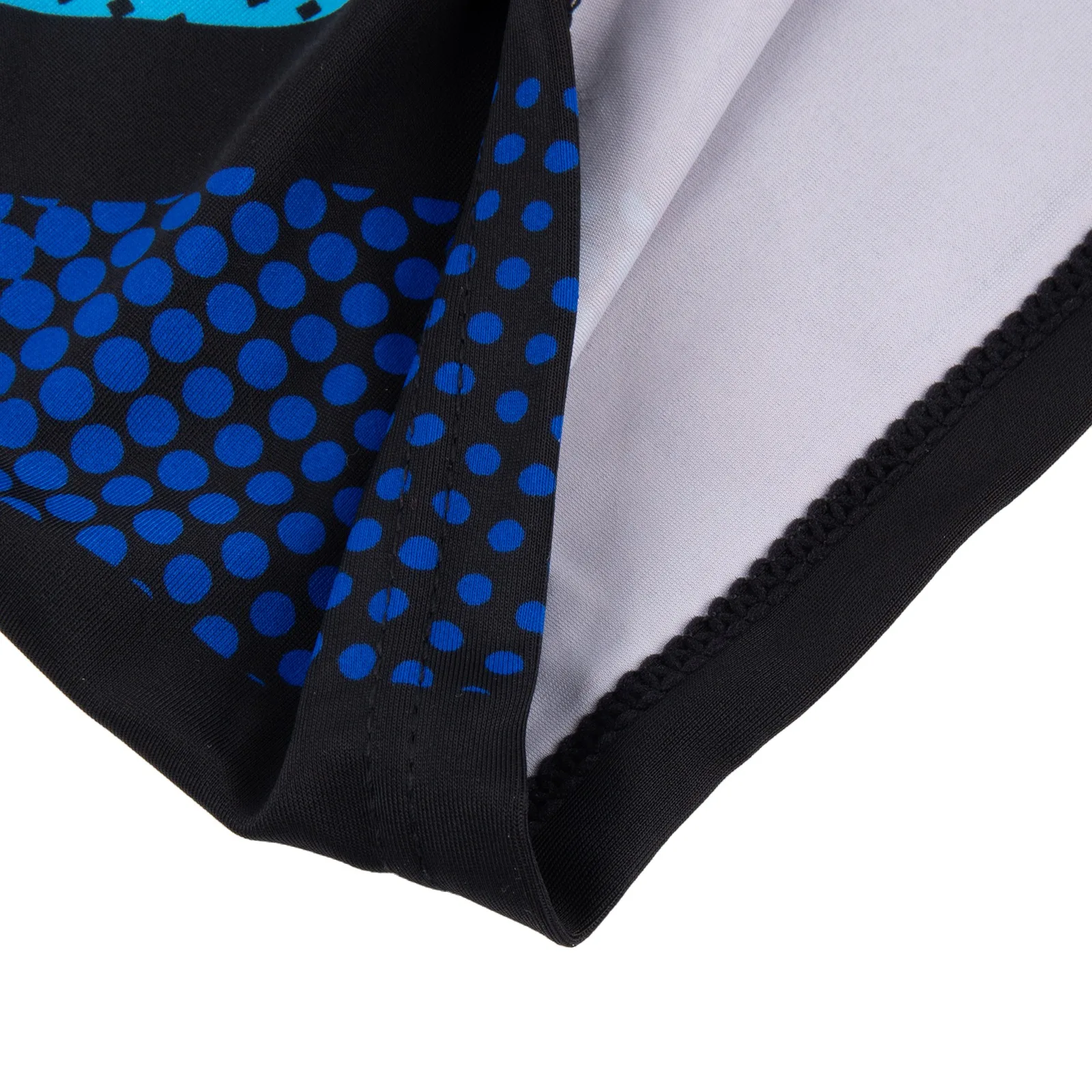 

Men's swim shorts featuring mesh lining and drawstring for enhanced fit and comfort during swimming and beach sports