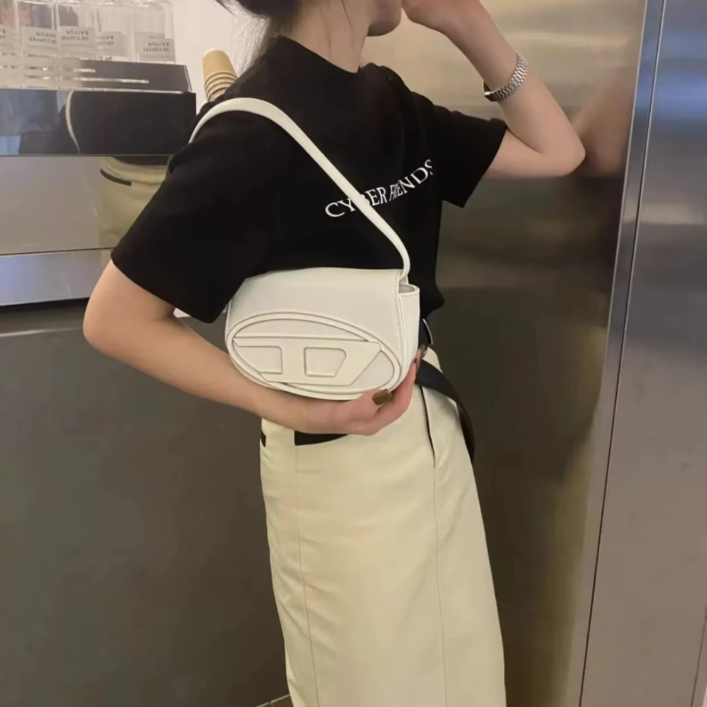 Nueva Bolsa de Hombro 2026D, Bolsa Cuadrada Pequeña de Axila Plateada para Mujer, Bolso de Mano y Hombro de Cuero PU, Bolso de Moda para Mujer