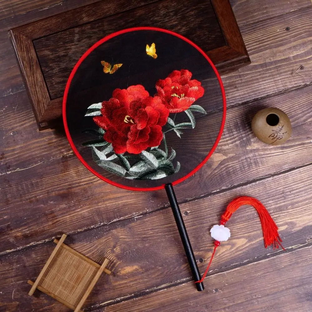 Vintage Silk Chinese Style Fan Floral Pattern Classical Style Embroidery Fan With Pendant Silk Fan Hanfu Accessory