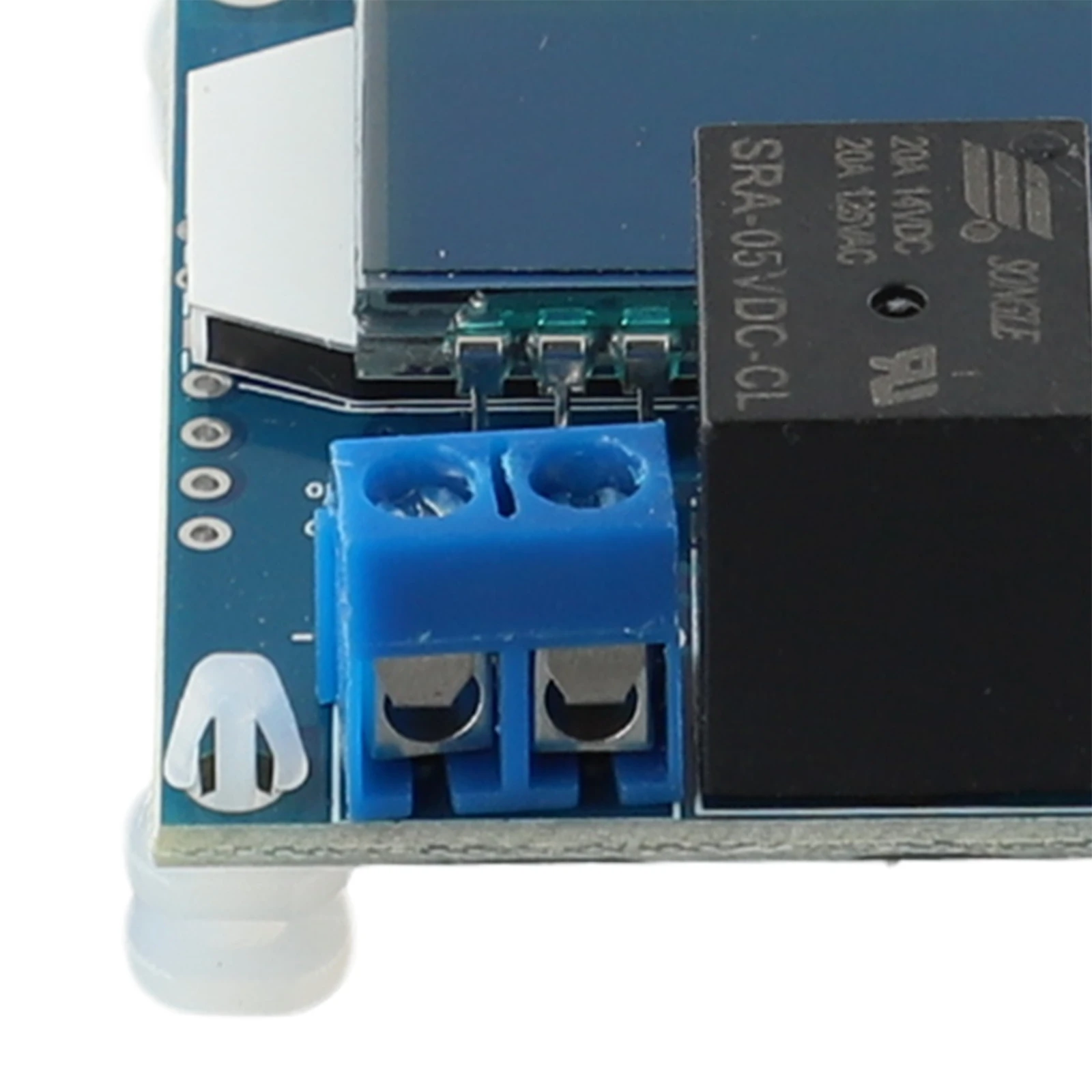 Sustainable Power Solutions Reliable MPPT Charge Controller Operating at a Wide Voltage Range of 6 to 60 Volts