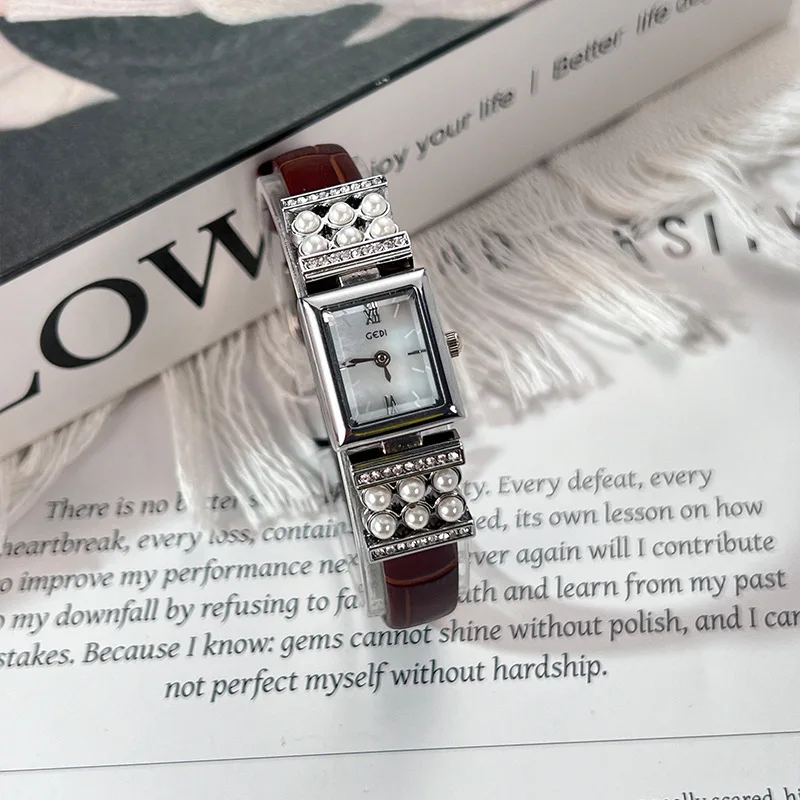 GEDI ساعة نسائية خفيفة فاخرة عالية الجمالية خمر ساعة كوارتز مقاومة للماء أم اللؤلؤ ساعة فساتين راقية الهدايا