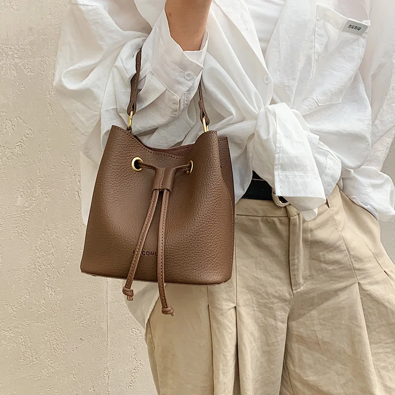 

2025 New Women's Luxury Bucket Bag, Vintage Adjustable Shoulder Purse, Chic Quilted Crossbody Sling for Daily Use & Travel