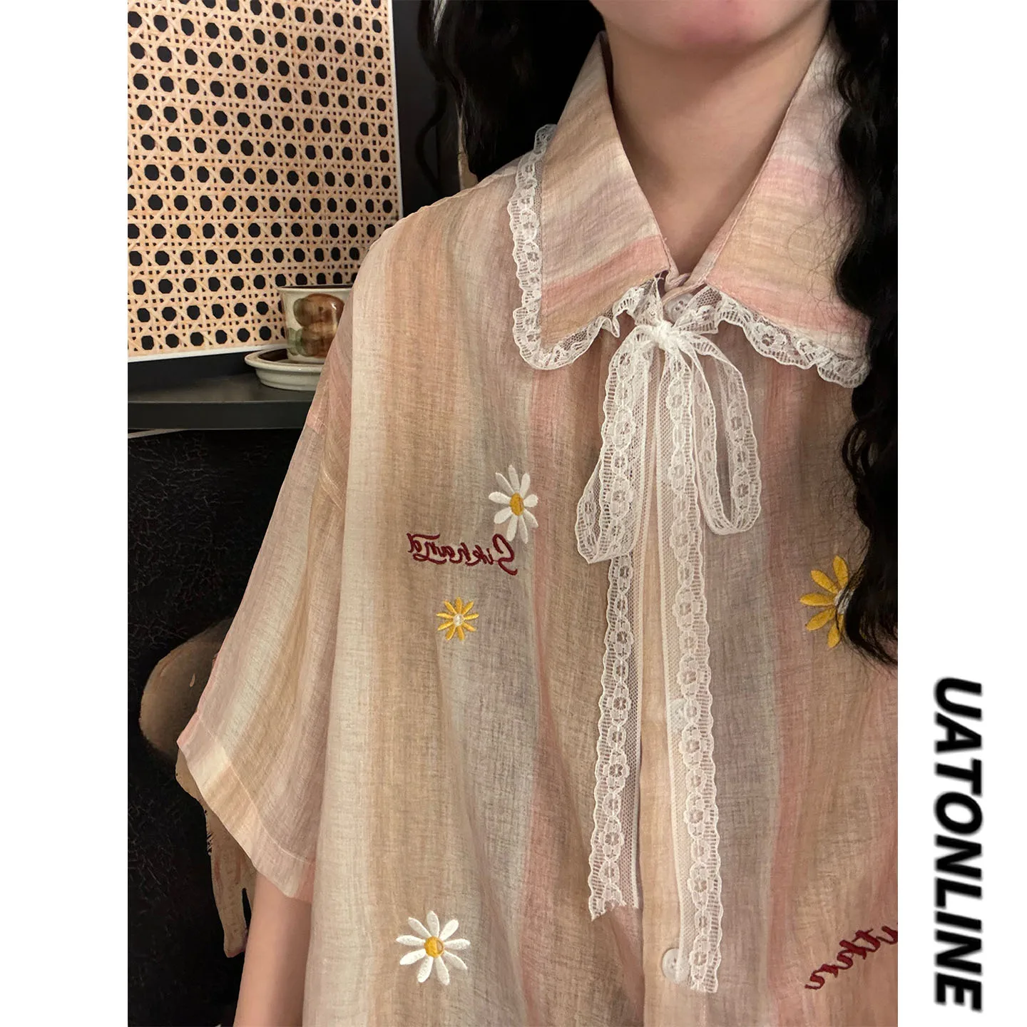 

UATONLINE2026 Универсальная рубашка свободного кроя в уличном стиле с коротким рукавом, цветочной вышивкой и кружевной отделкой, дышащая, приятная к коже