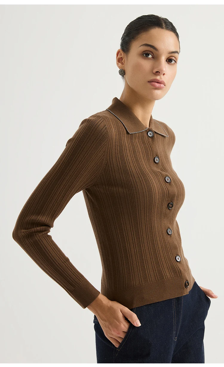 BY3621708 Damen-Strickjacke mit Polokragen, 100% Wolle, strukturiert, gerippt, lange Ärmel, Kragen mit Kettenverzierung, Kunstharzknöpfe, dezenter Luxus für den Herbst – Detail 10