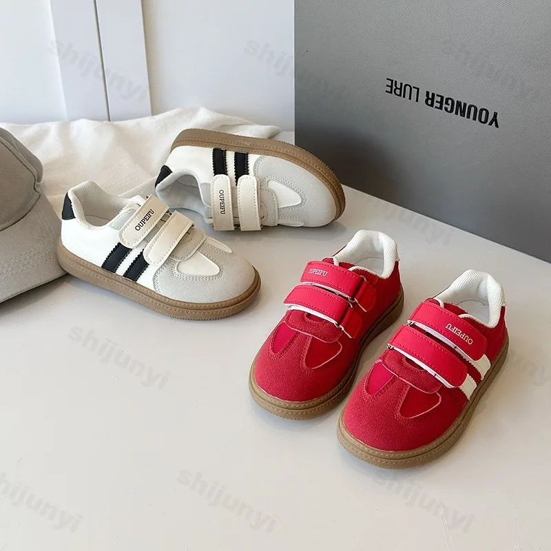 

Повседневная спортивная обувь с низким берцем для мальчиков, осень 2023, новые трендовые детские модные универсальные удобные нескользящие кроссовки