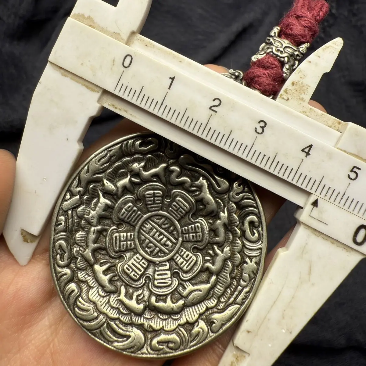 Tibetan nine palaces and eight trigrams amulet Statue Sculpture Figurine Home Decoration