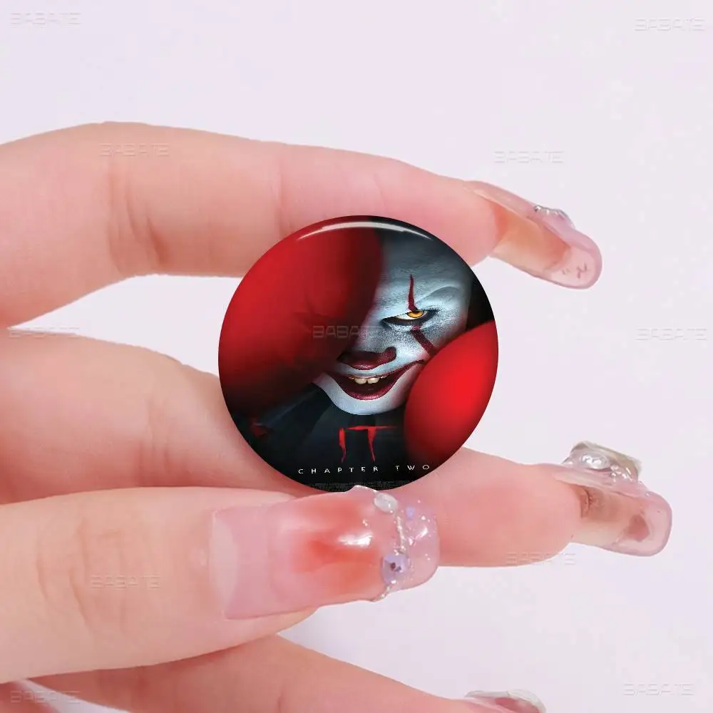 فيلم الرعب I-It P-Pennywise مهرج صفيح لينة زر دبوس بروش شارة معدنية مخصصة مجوهرات اكسسوارات قبعة حقيبة التلبيب #6