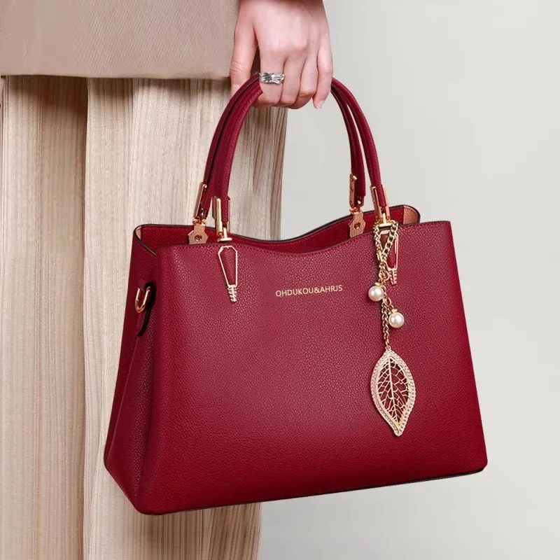 حقيبة يد نسائية حمراء أنيقة فاخرة بمقبض علوي حقيبة كتف كروسبودي حقيبة حمل عالية الجودة من جلد البولي يوريثان للحفلات اليومية #1