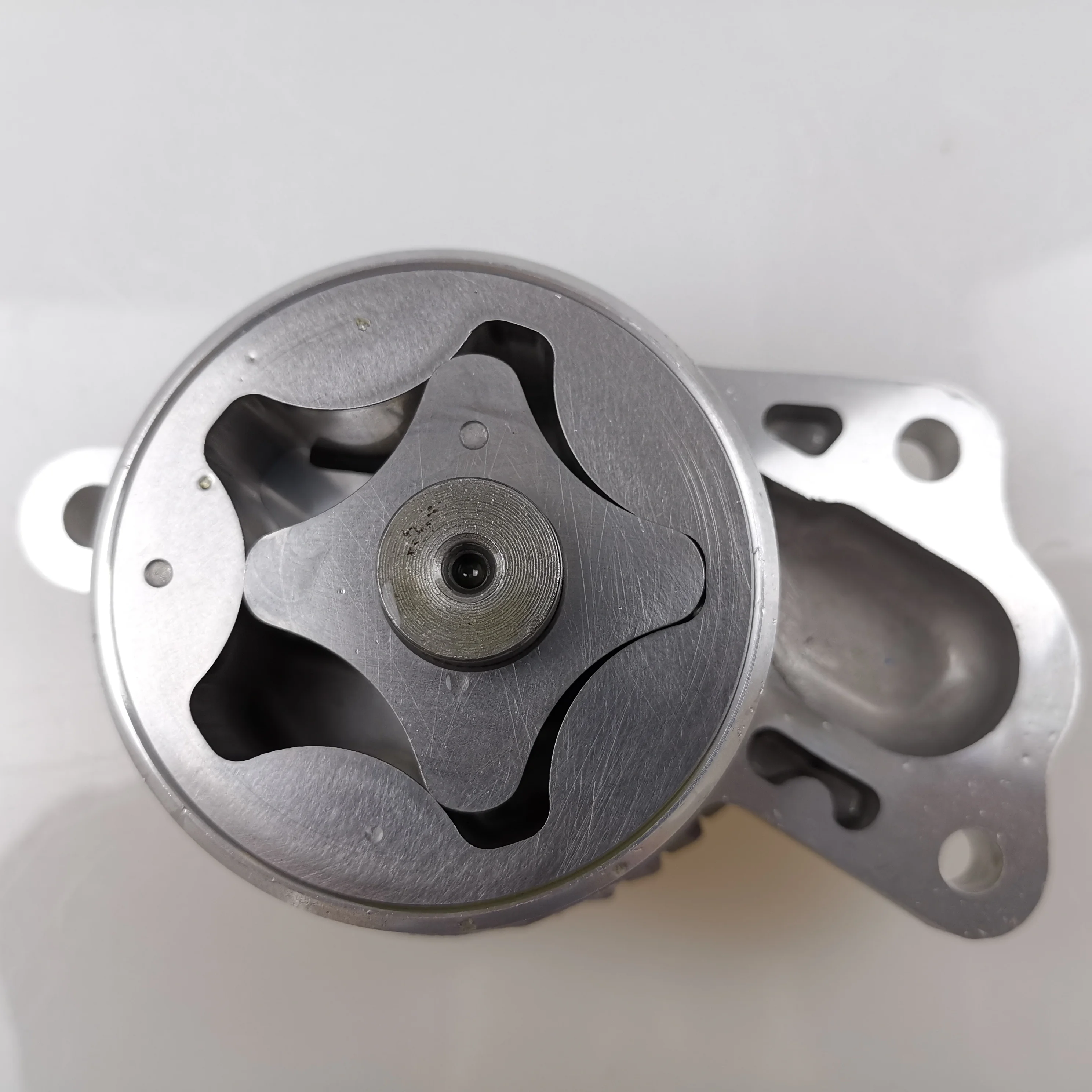 

SAIC MAXUS V80 T60 Original Oil Pump C00100381