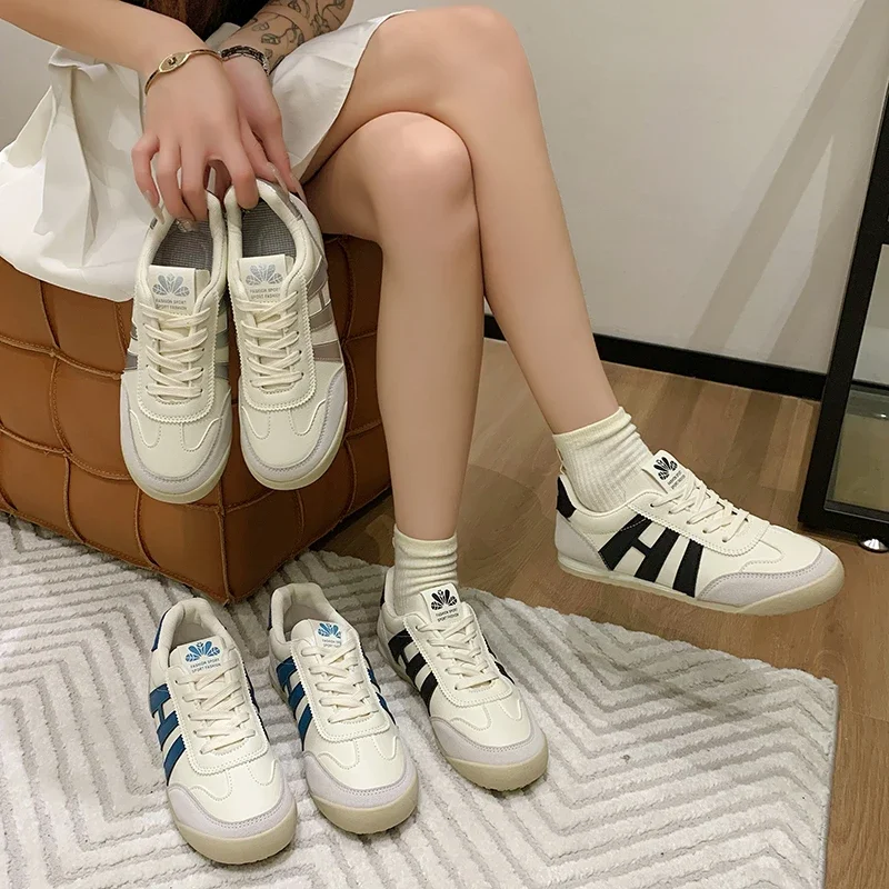 

Flat Vulcanized Shoes for Women Sneakers Autumn Lace-up Soft-soled Women Casual Sports Shoes Comfortable Breathable Womens Shoes