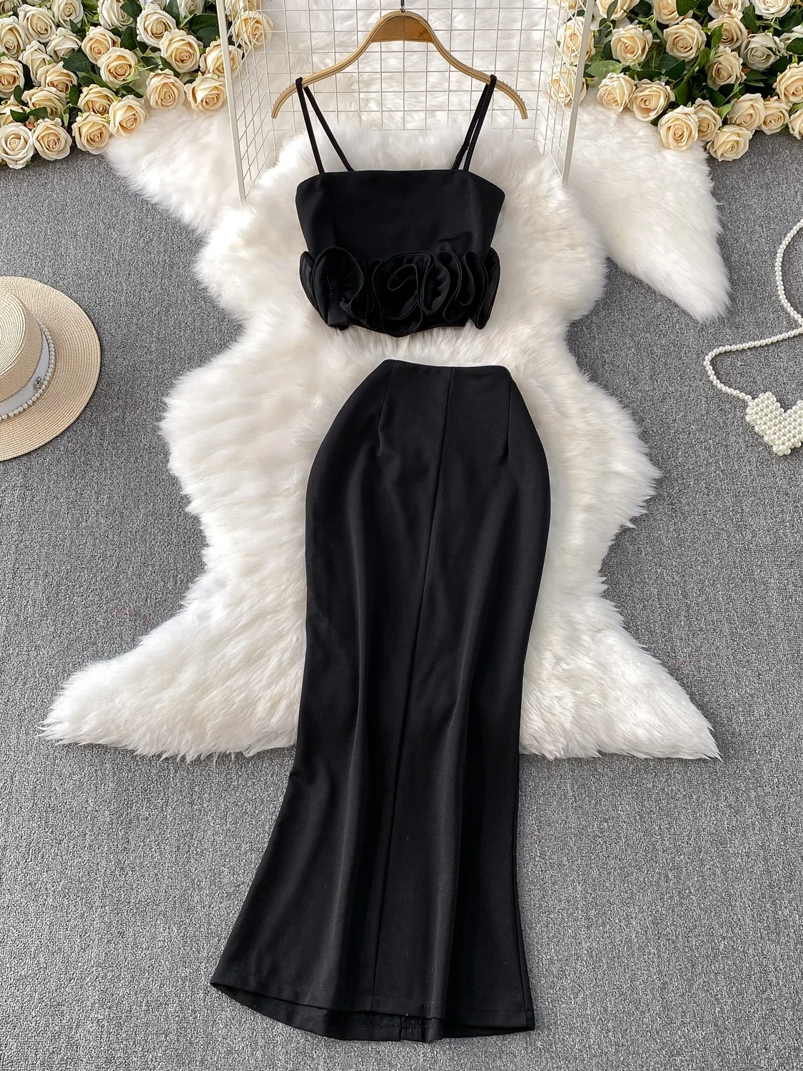 

Faionable Petal Design Crop Top And High Waist Skirt Two Piece Set 3D Floral Print Slimming ort Strap Vest for Young Women