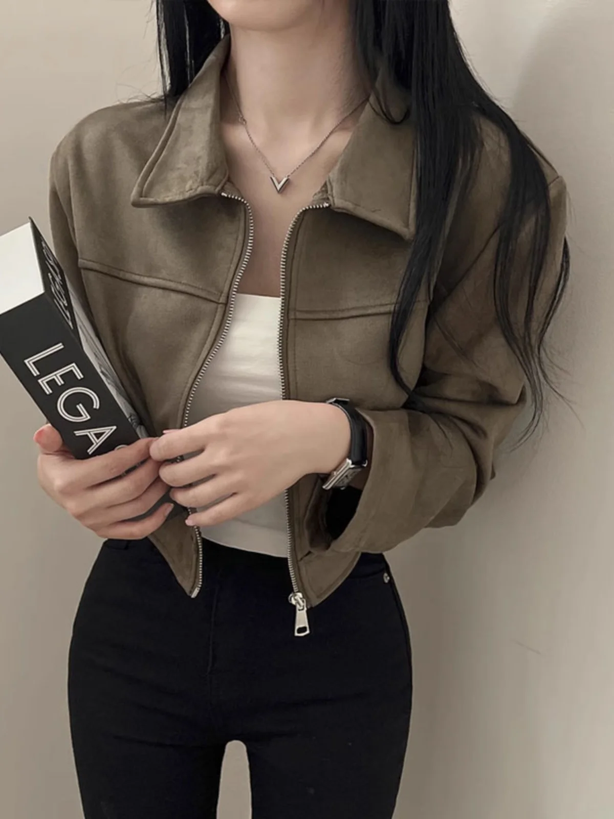 한국 스타일 짧은 가죽 벨벳 자켓 여성 가을 ​​하이 엔드 홍콩 복고풍 칼라 긴 소매 블랙 자켓 짧은 겉옷