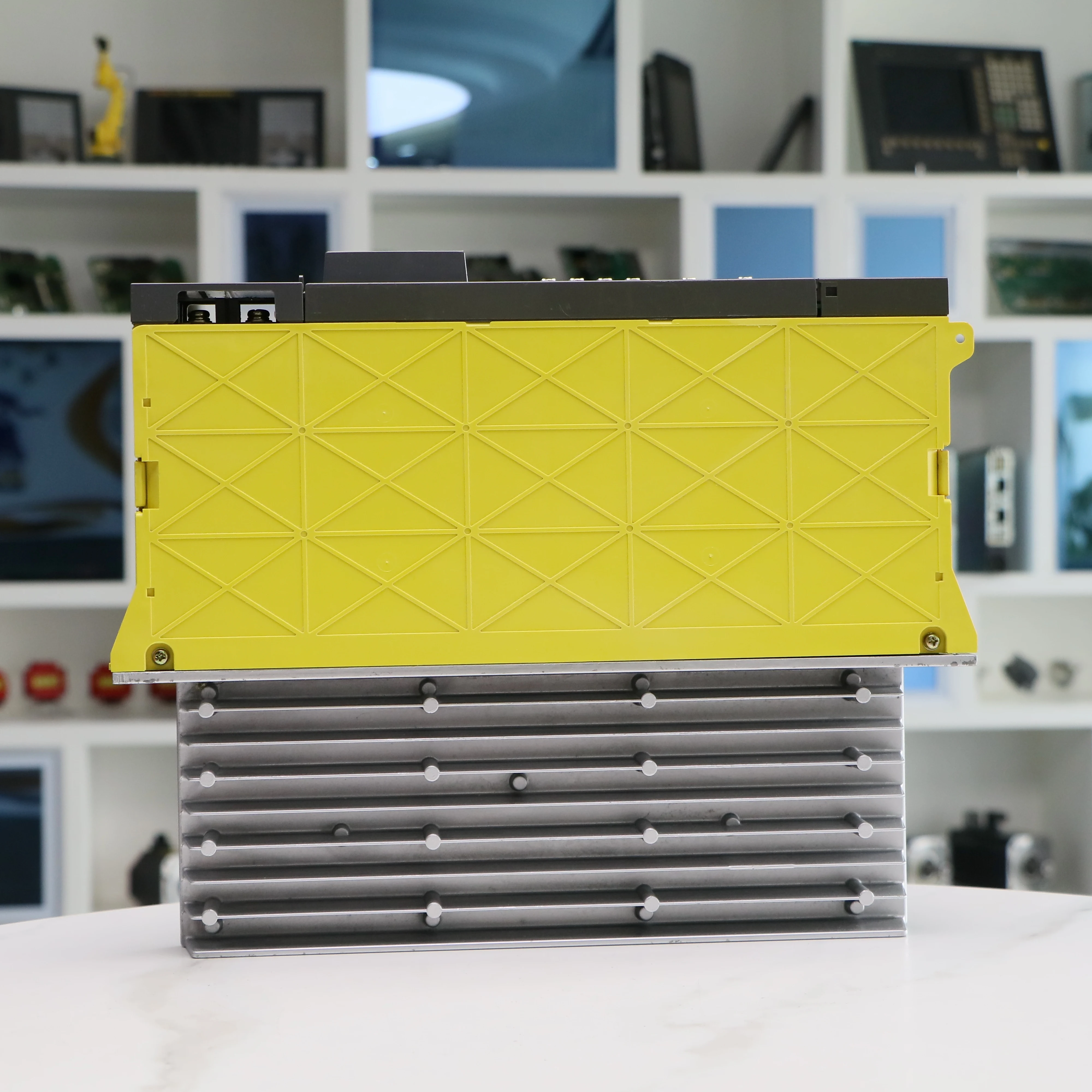 Novo ou servo amplificador módulo A06B-6079-H105 estoque um ano de garantia