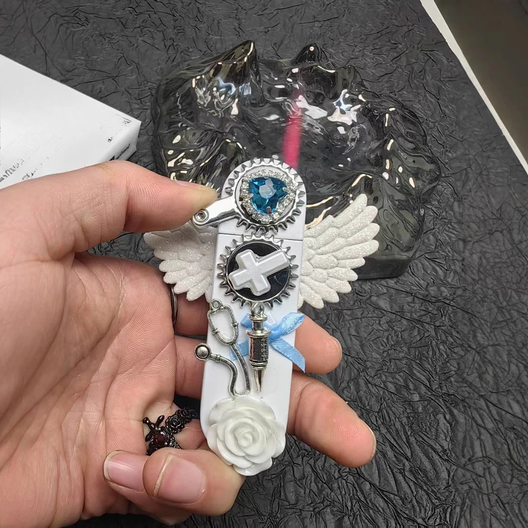 ไฟแช็กกันลมสุดหรูทันสมัย พกพาสะดวก ของขวัญชิ้นเล็กๆ ที่สร้างสรรค์และมีเอกลักษณ์