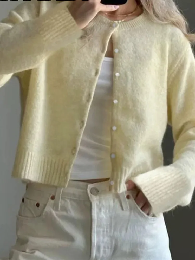 

HH Summer Retro Cream Yellow Sweater Women's Long-sleeved Sweater Fashionable Single-breasted Women's Slim Body Streetwear