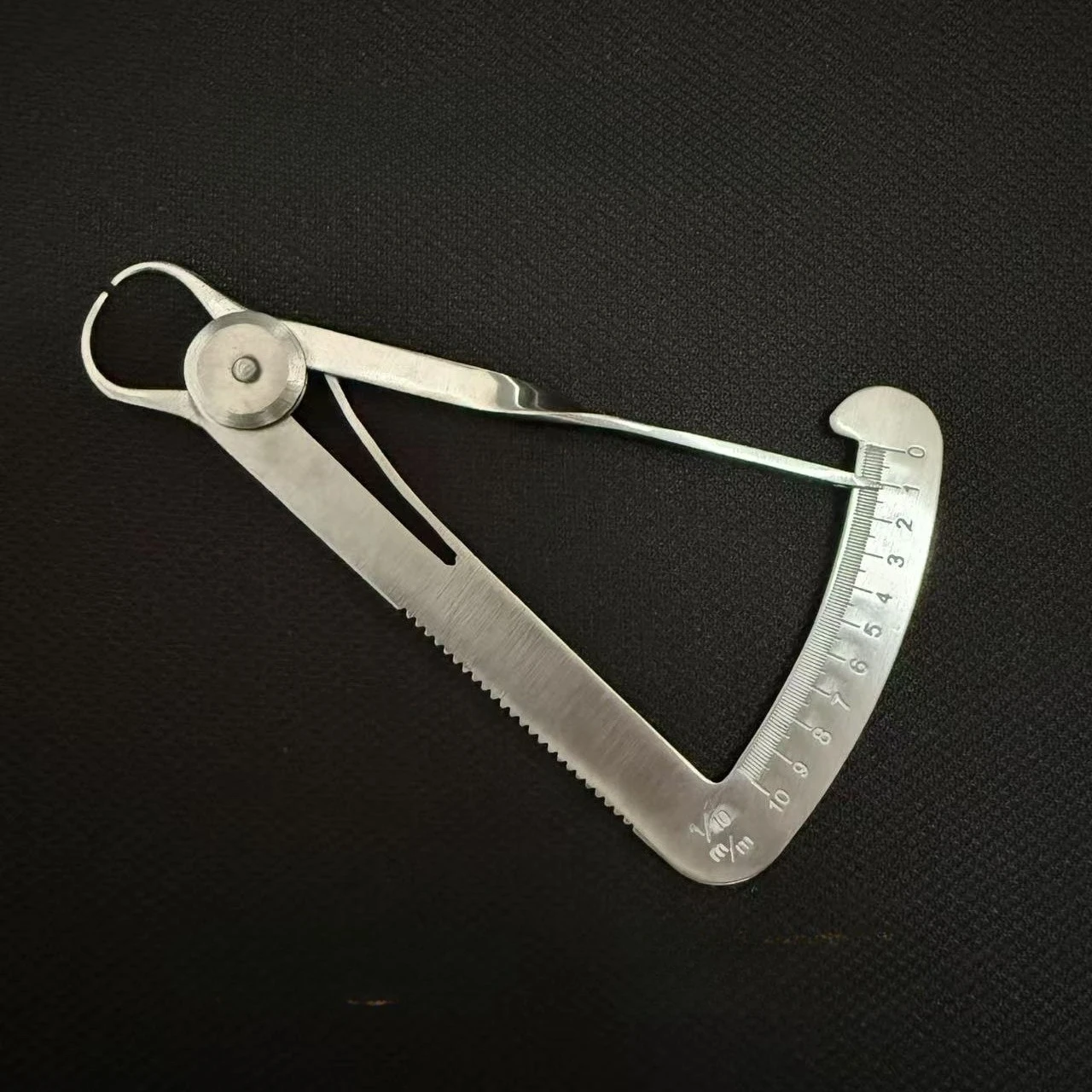 

Dental Caliper for Vertical Measurement of Inlays and Crowns – Digital Vernier Gauge for Alveolar Ridge Thickness