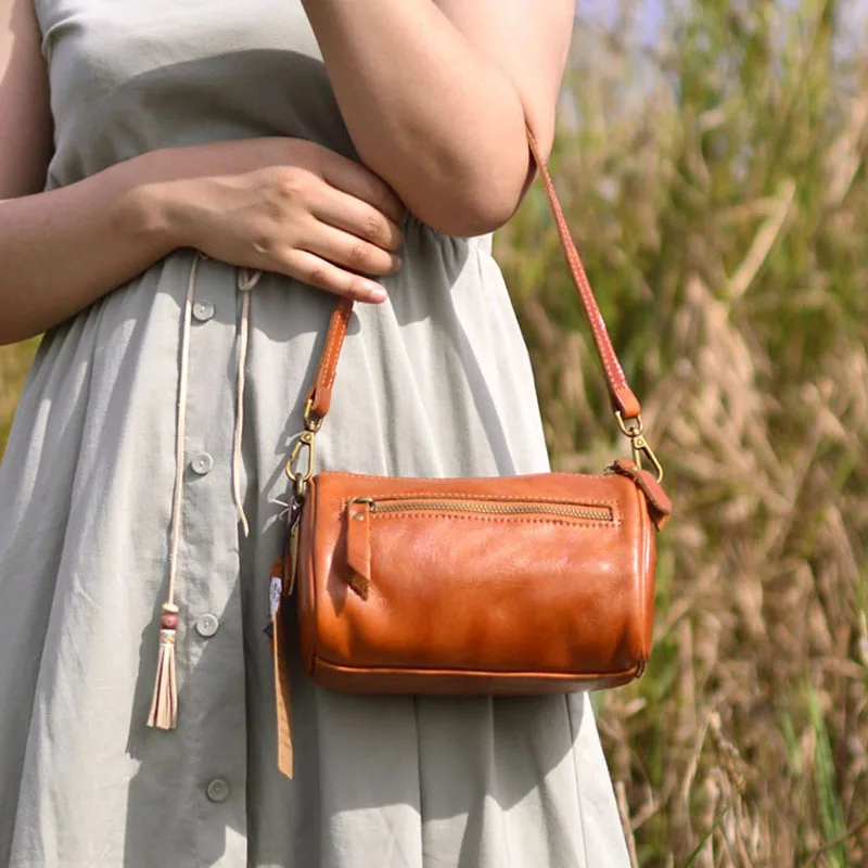 AETOO borsa a cilindro in pelle retrò casual di nicchia francese borsa a tracolla femminile borsa a secchiello in pelle bovina borsa a mano piccola