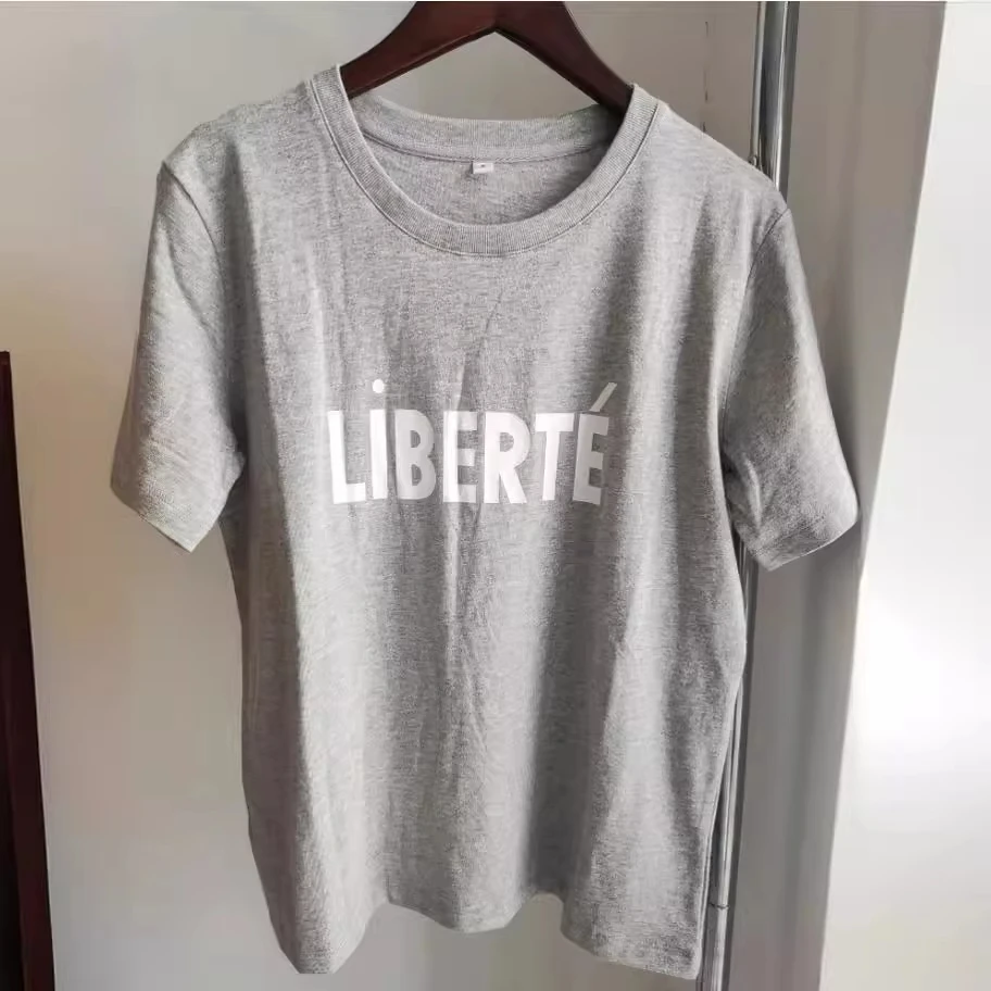 

Женская нишевая футболка с круглым вырезом в стиле ретро и цветочным принтом в стиле пэчворк