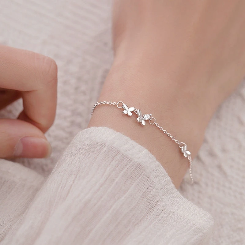 DDJOY Sweet Butterfly Bracelet Female Light Luxury Small Flower Girlfriends Bracelet Temperament Simple Jewelry