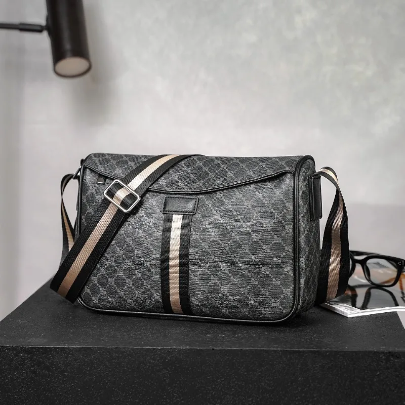 2026 New Men's Crossbody Bag Luxury Design Plaid Shoulder Bags For Men Fashion Business Crossbody Bag Male Pillow Bag Handbags