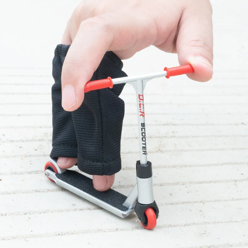 Mini juego de scooter de dedo de aleación, textura de metal colorida y rodamientos móviles, juguete para aliviar el estrés para colección de adultos/niños