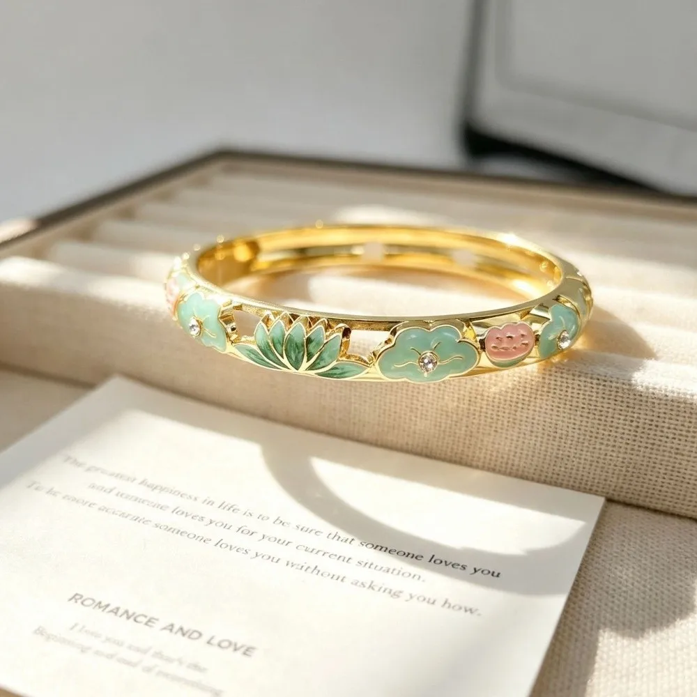 Hollow-Out Design Lotus Bracelet Gradient Color Elegant Design Hollow-Out Bracelet Open-End Style Sophisticated Style