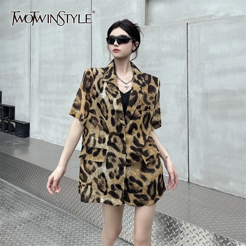 

TWOTWINSTYLE Retro Leopard Pattern Sexy Women's Jacket Lapel Short Sleeve Thin Style Temperament Shoulder Pad Coats Summer New