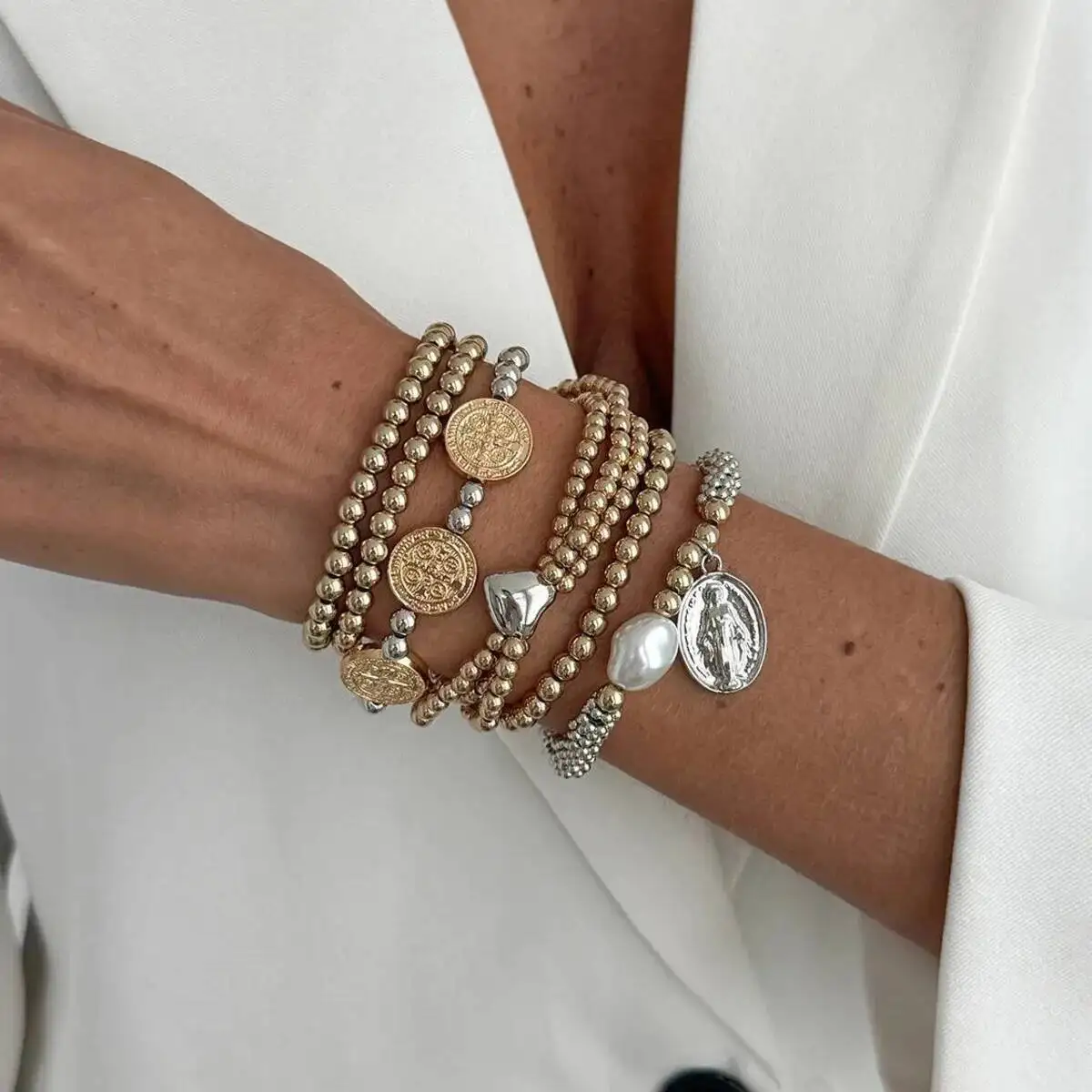 

Lacteo 6Pcs/Set Stylish Coin Imitation Pearls Love Heart CCB Beads Bracelets for Women 2026 New Retro On Hand Accessory Jewelry