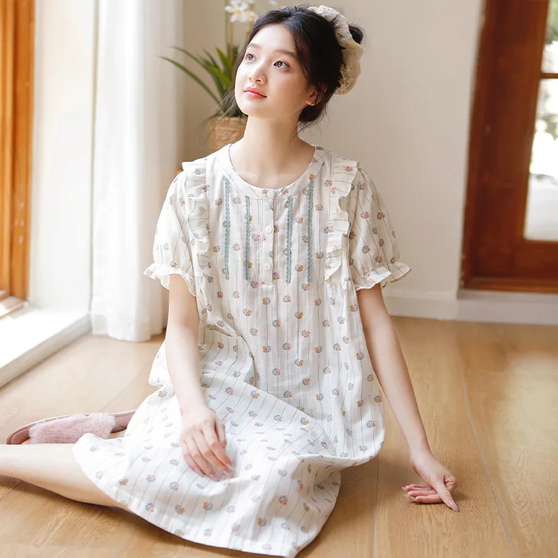 

Summer sweet floral short sleeved women's nightgown with round neck pullover, Korean version casual and wearable home skirt