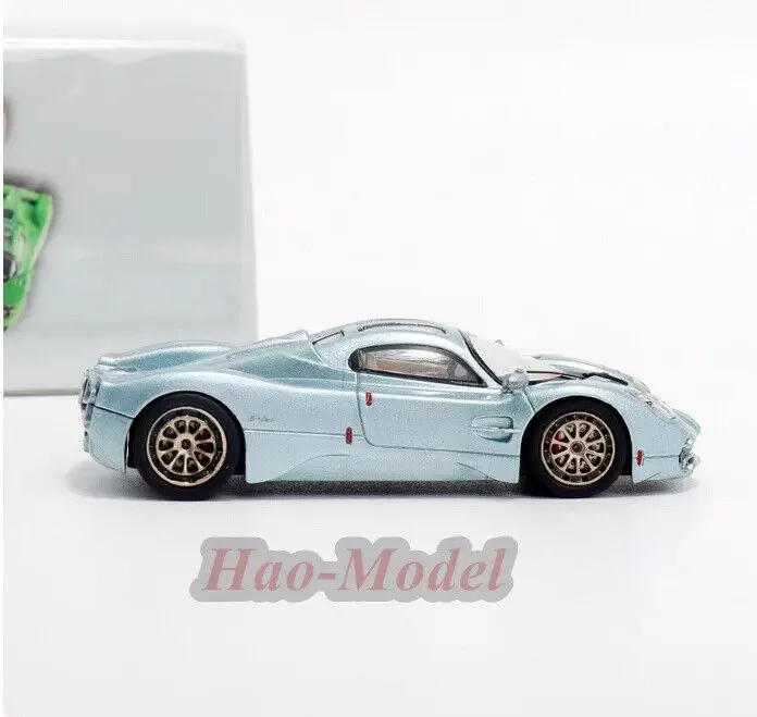 Pagani 1/64 For Utopia RM Car Model Alloy Diecast Simulation Toys Boys Birthday Gifts Hobby Display Ornaments Green/Blue