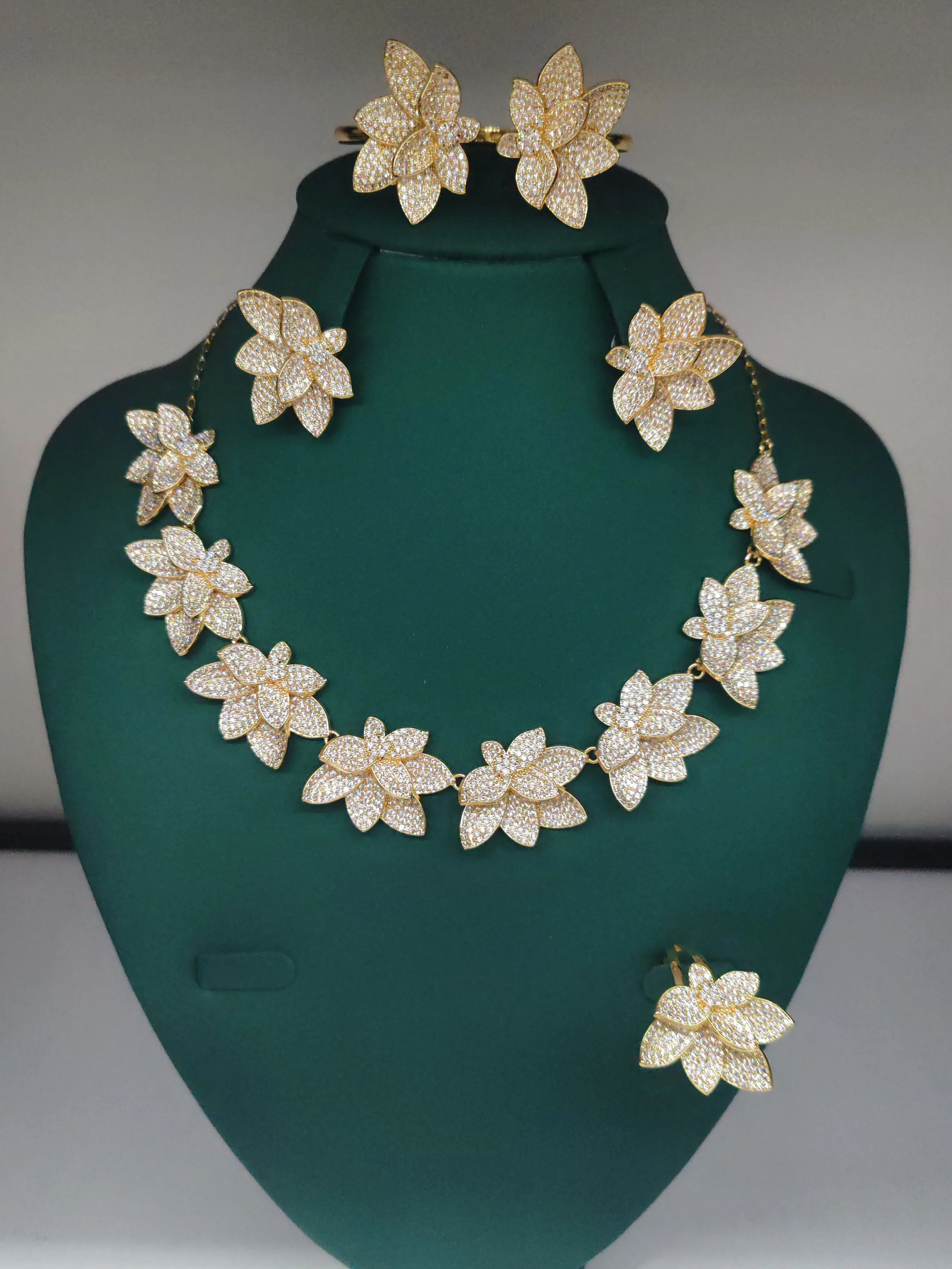 New exquisite full-set colourful zirconia fashion jewelry necklace earrings bracelet set dress wedding dinner accessories M-90