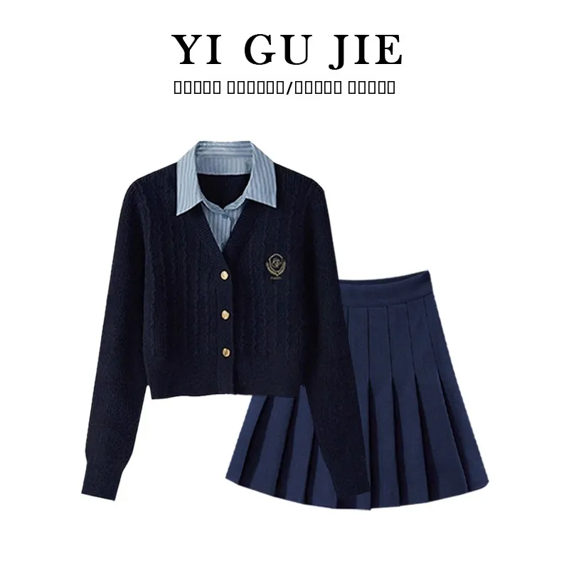 

Весенне-осенний женский комплект, новинка 2025, вязаный свитер из двух предметов для колледжа, плиссированная юбка с высокой талией, состоящая из двух предметов...