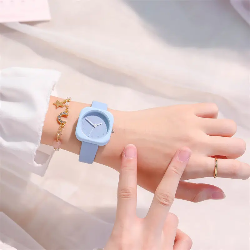 여성용 쿼츠 시계, Qpc 하트 팔찌, 캐주얼 라운드 포인터, 우아한 블랙 하트 팔찌 세트, 패션