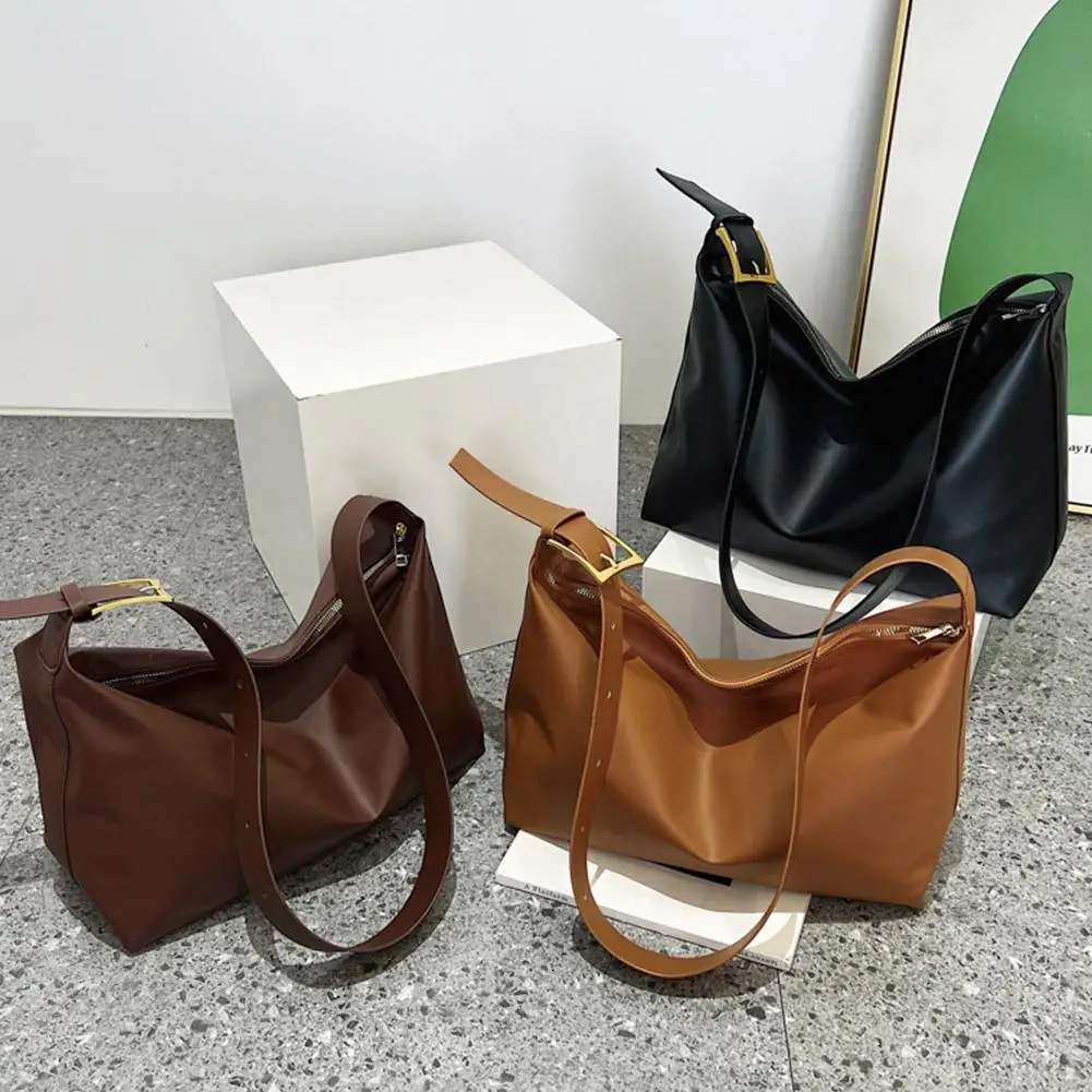 

Female Vintage Large Capacity Tote Bag Simple Style Shoulder Bag Hobo Bag For Female Commuting Corssbody Bag