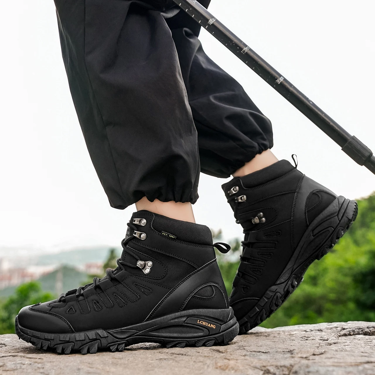 Klassische Herrenstiefel mit hohem Schaft, strapazierfähige Sohle, weiches Obermaterial, klassisch und modisch, geeignet zum Wandern und für Outdoor-Aktivitäten. – Detail 6