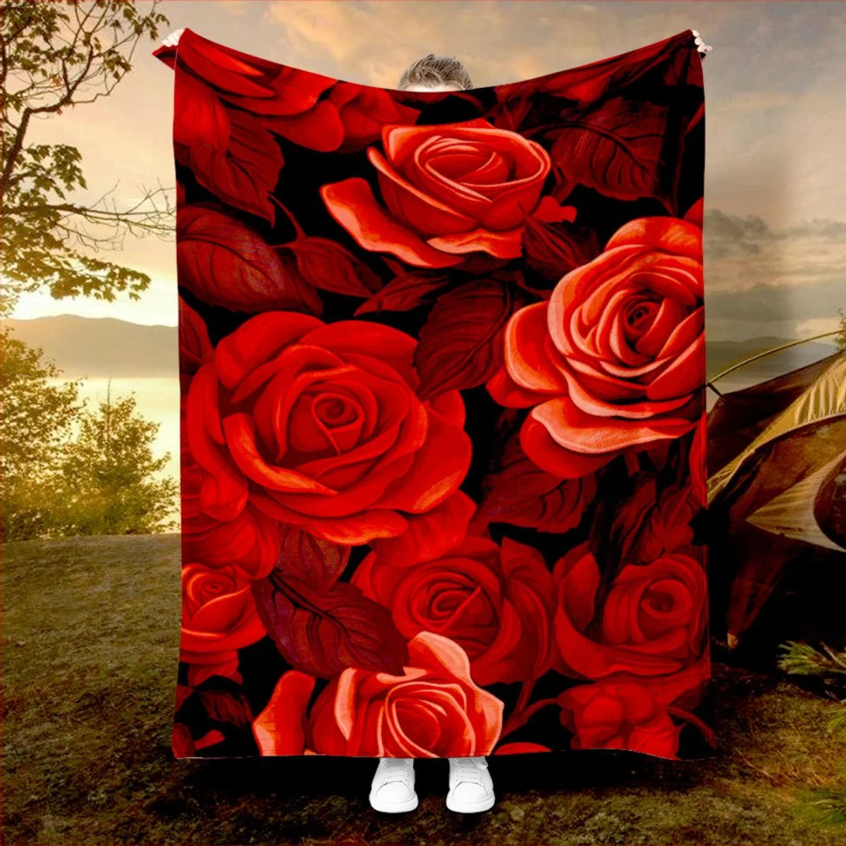 

Red rose-patterned flannel blanket - soft and warm, suitable for sofas, beds, chairs, camping, and as a festival gift for family