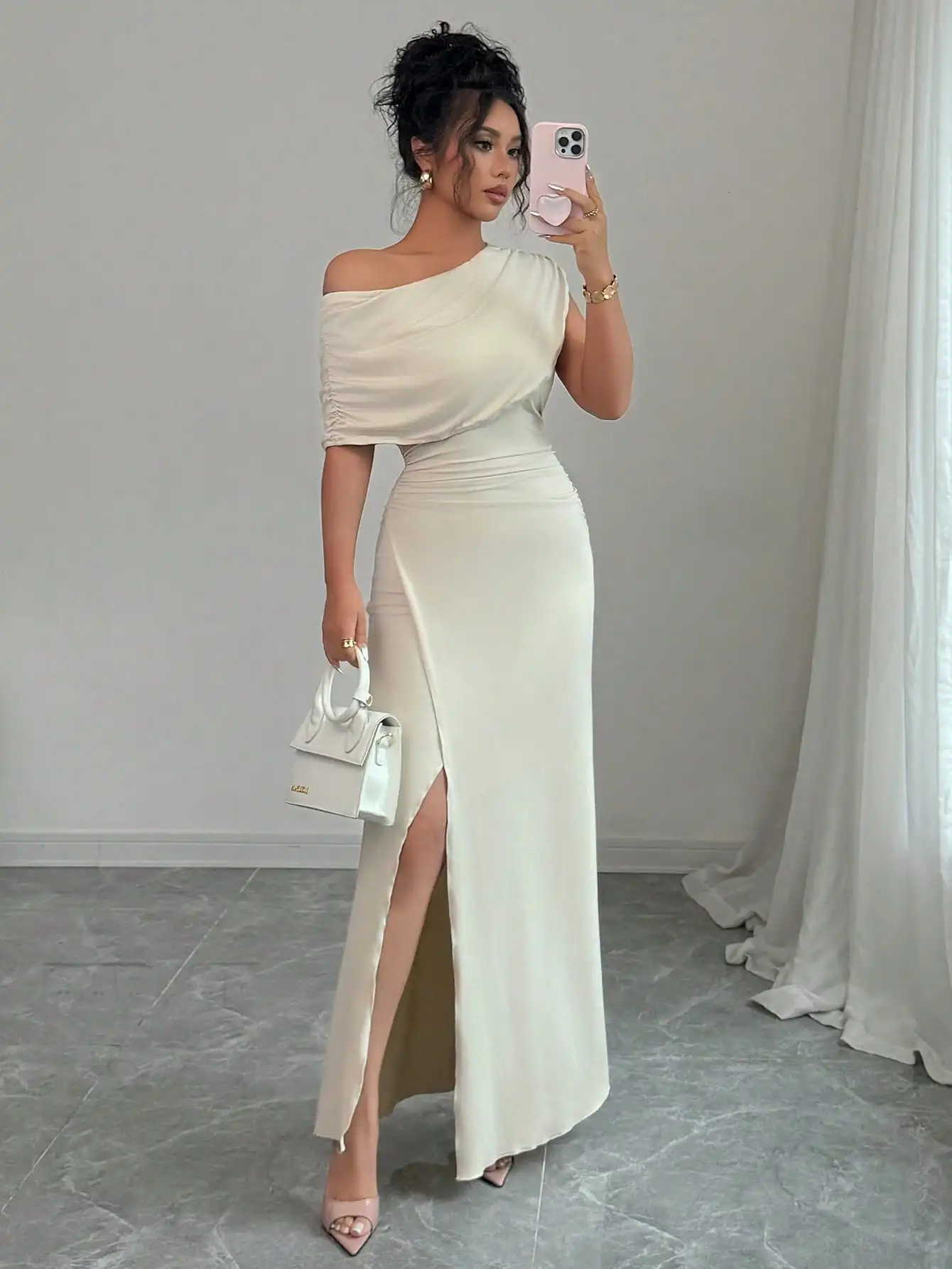 Charming Resort Gentle Lady Minimalist High-End Vacaciones Sin Mangas Hombro Oblicuo Reunido