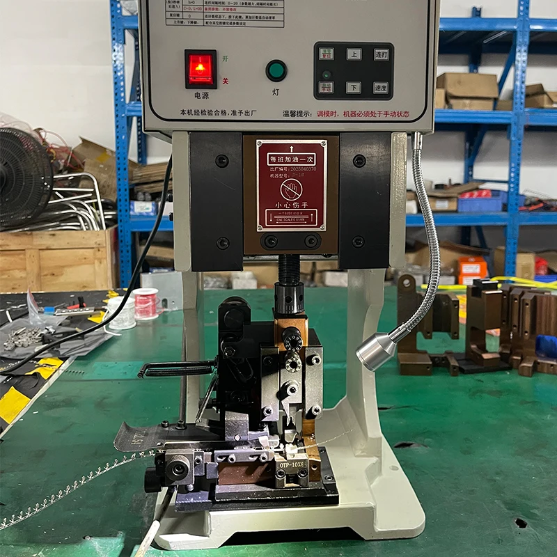 

Ultra-silent Terminal Crimping Machine Semi-automatic Electrical Terminal Crimping Tool Cable Harness Crimping Machine CR-2.0T