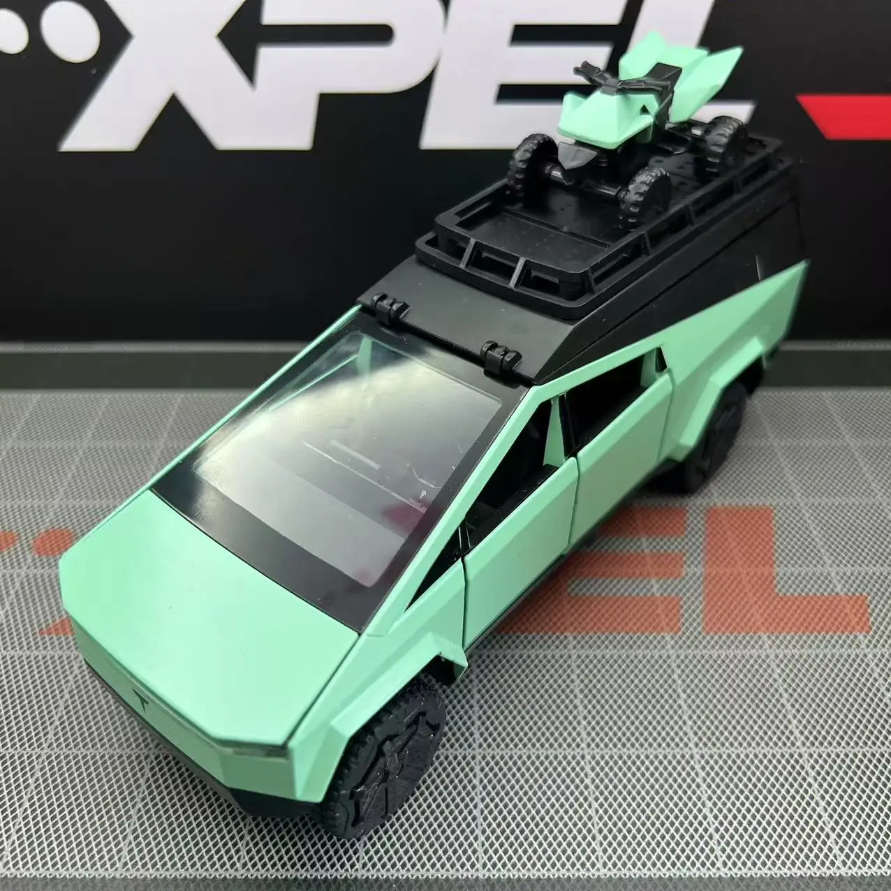 

1/32 Cyber the truck Pickup Alloy Camping RV Car Model Diecasts Metal Toy Van Touring Motorhome Car Model Sound Light Kids Gifts