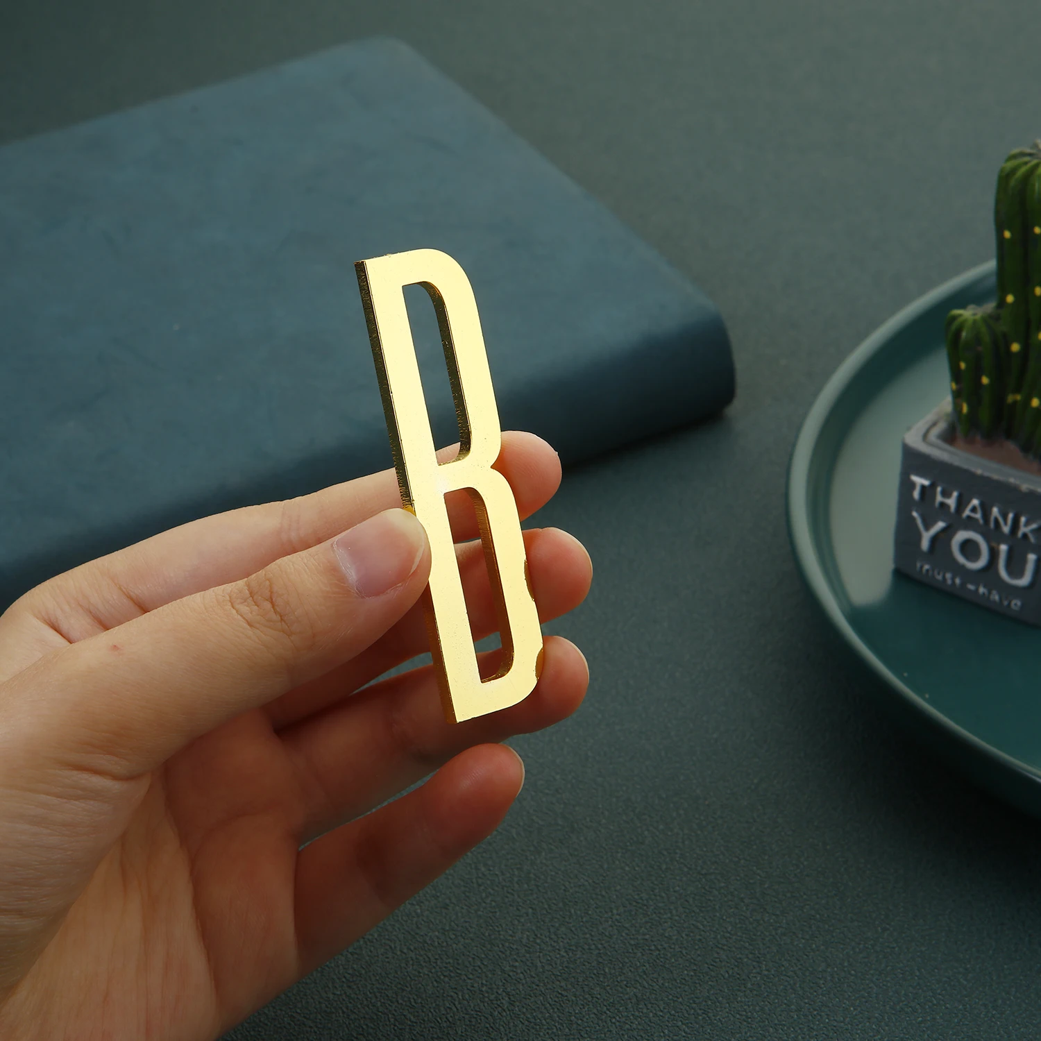 Złoty samoprzylepny numer domu Metalowe angielskie litery alfabetu do pokoju mieszkalnego Tablica na drzwi Stół Skrzynka pocztowa Numer Naklejki 7cm