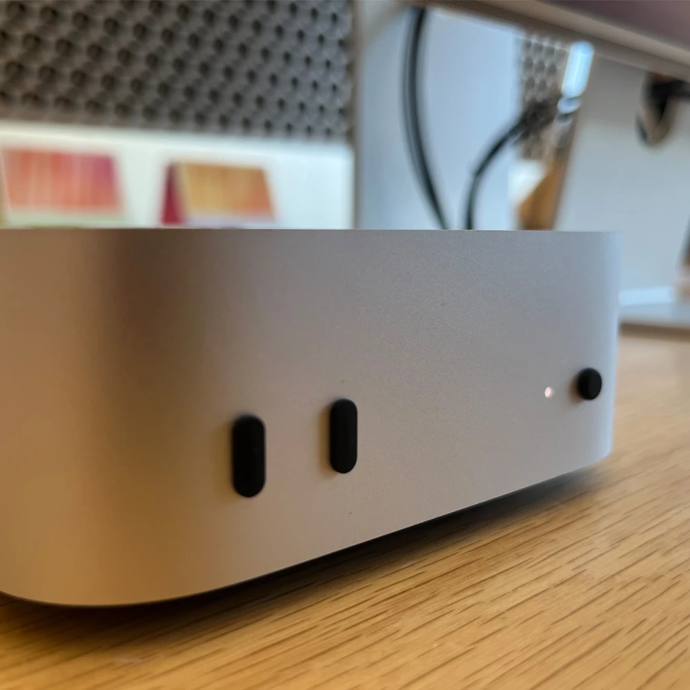 

Silicone Anti-Dust Plug 1 Set for Mac Mini M4/M4 Pro 2024 Computer Host Stopper Dustproof Cover Black