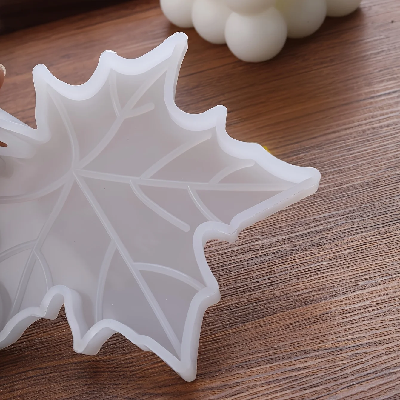 1PC Maple Leaf shaped Silicone Mold, DIY Soap, Candle, Resin Pendant Making, Festival Supplies, Festival Decoration Production view 4
