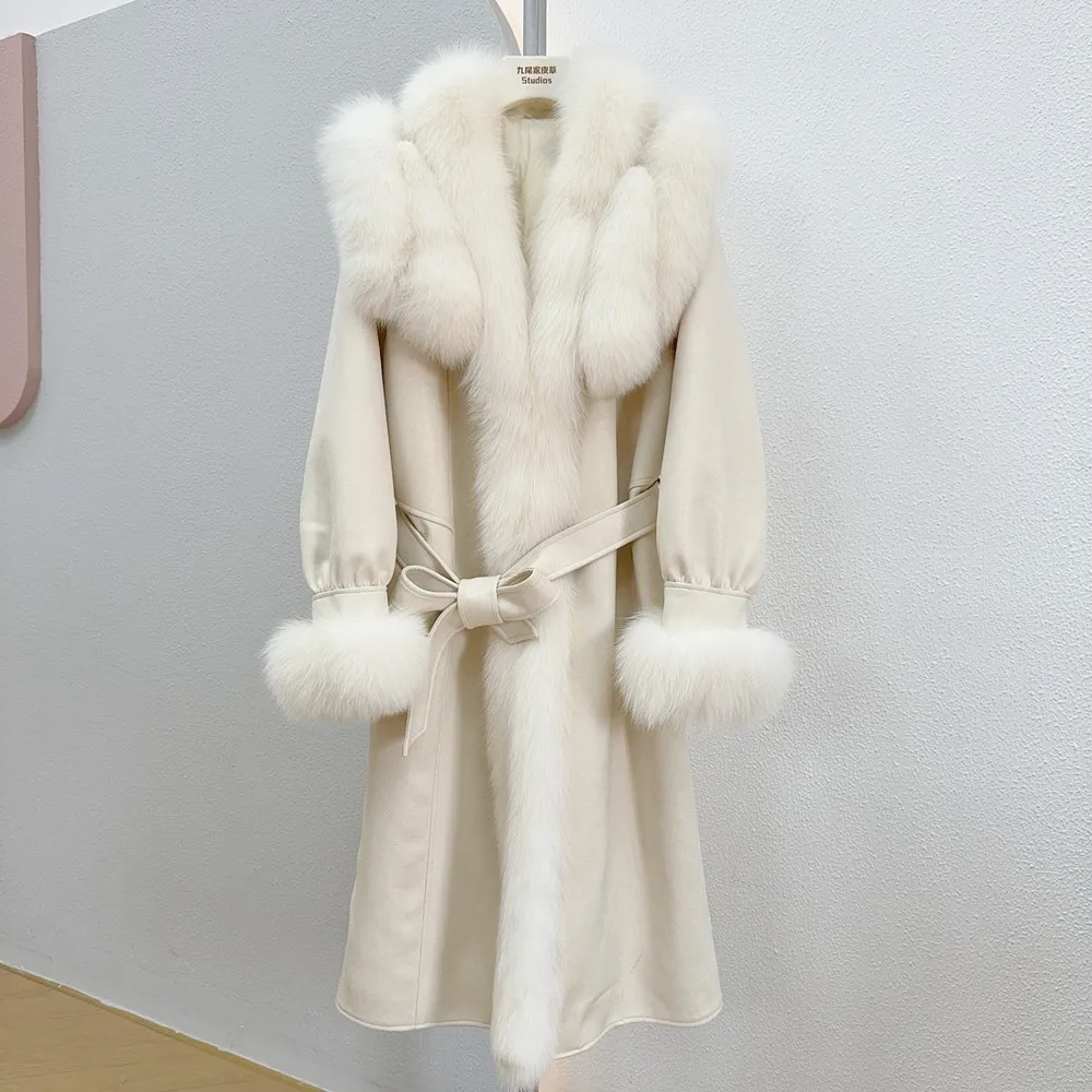 2025 Abrigo de piel de zorro con cuello de piel grande de nuevo estilo de invierno, chaqueta y abrigo de plumas de ganso de longitud media de lana de ante para mujer