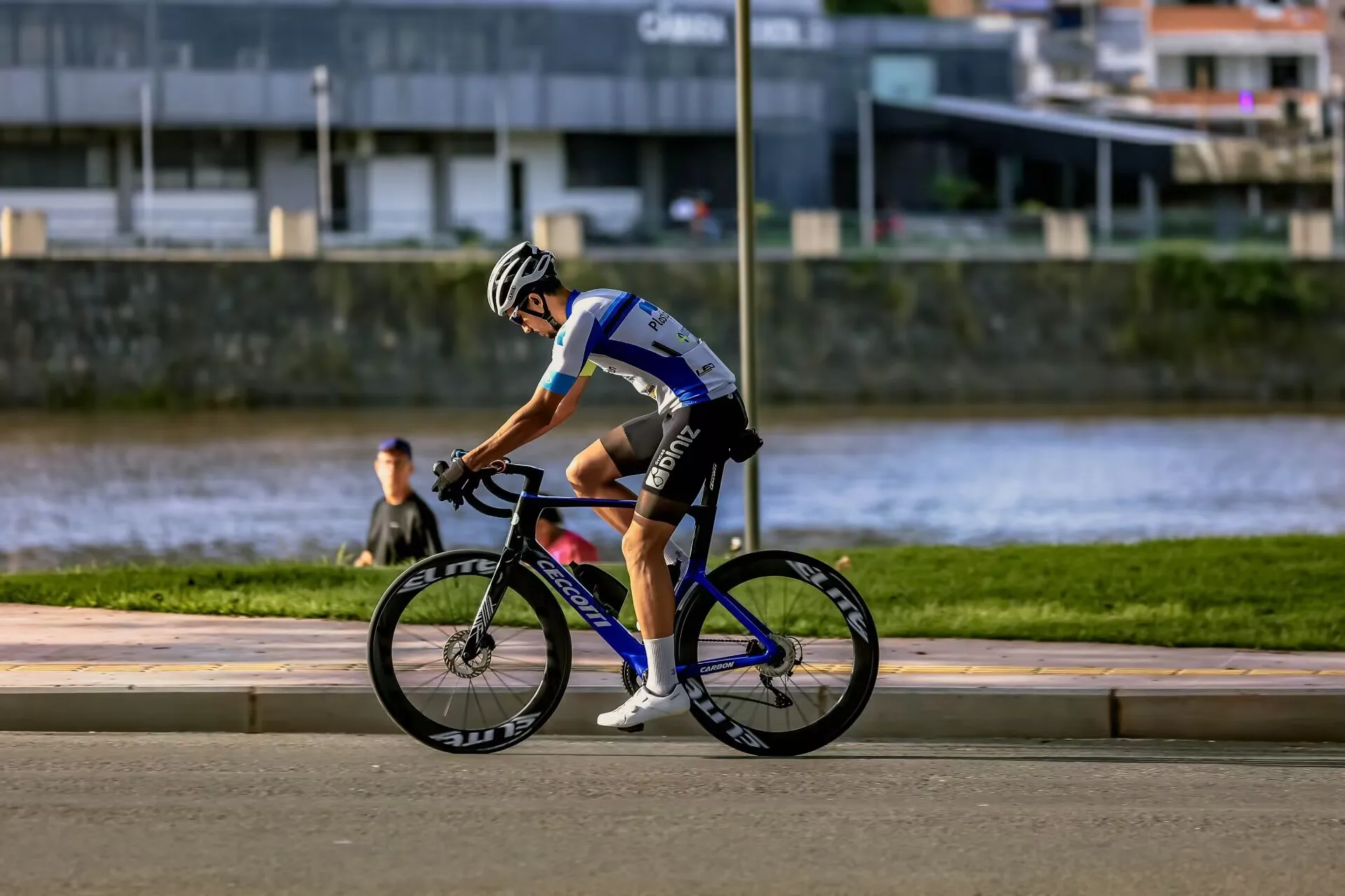 

Full Carbon Road Bicycle Frame, Internal Full Hidden Cable Line, Disc Brake, Racing T47, Bottom Bracket, Chameleon Painted, 2025