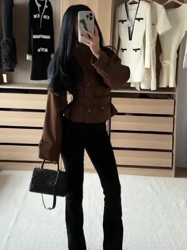 Herbst-Winter Damen Kurze Trenchjacke aus Kunstwildleder, Doppelreihig, Stehkragen, mit Gürtel, schmale Passform, lässiger Oberbekleidungsmantel – Detail 6