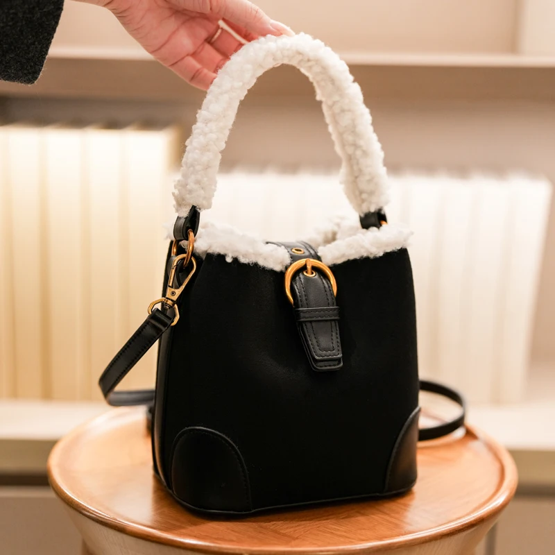 Vintage Scrub Leather Crossbody Bags for Women Shoulder Bag 2024 Winter New Lamb Plush Bag Lady Handbags and Purses Bucket Bag